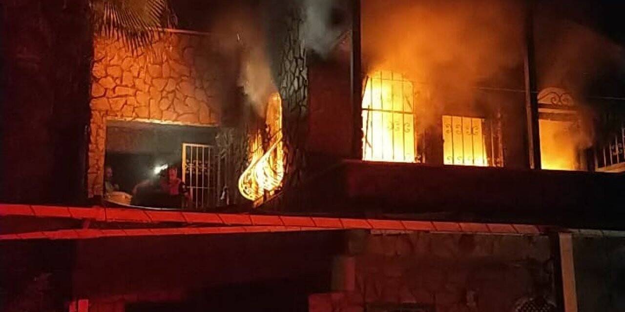Fethiye’deki yangında bir evde maddi hasar meydana geldi