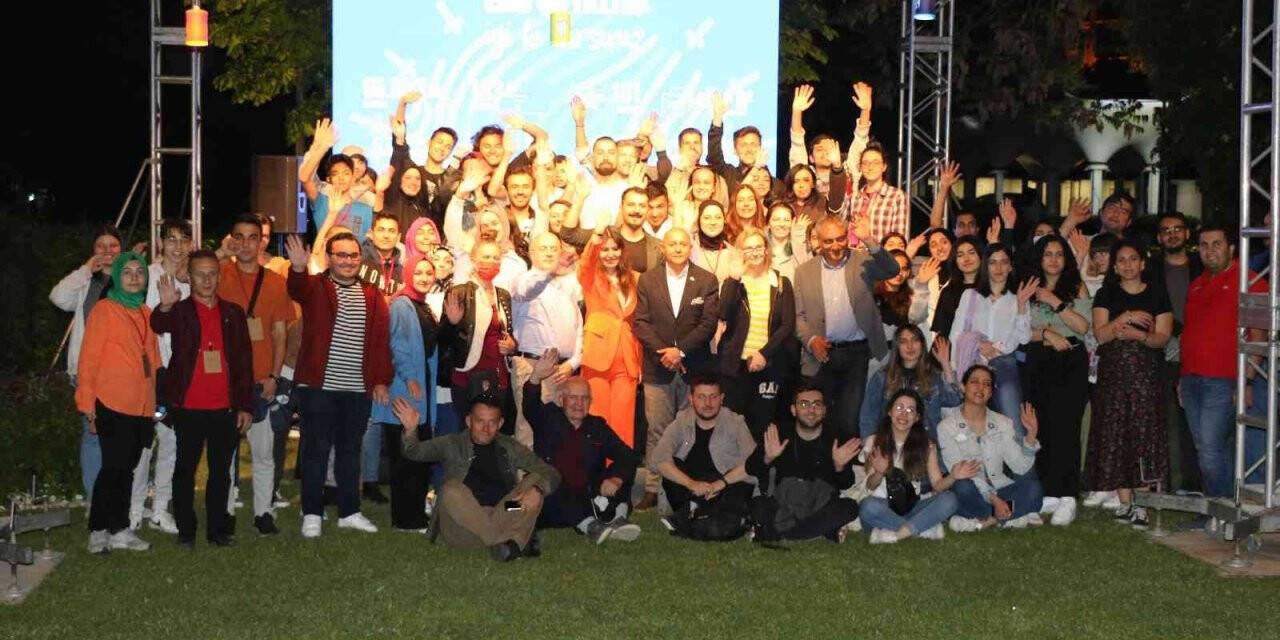 Gençler, iklimin geleceğini konuştu