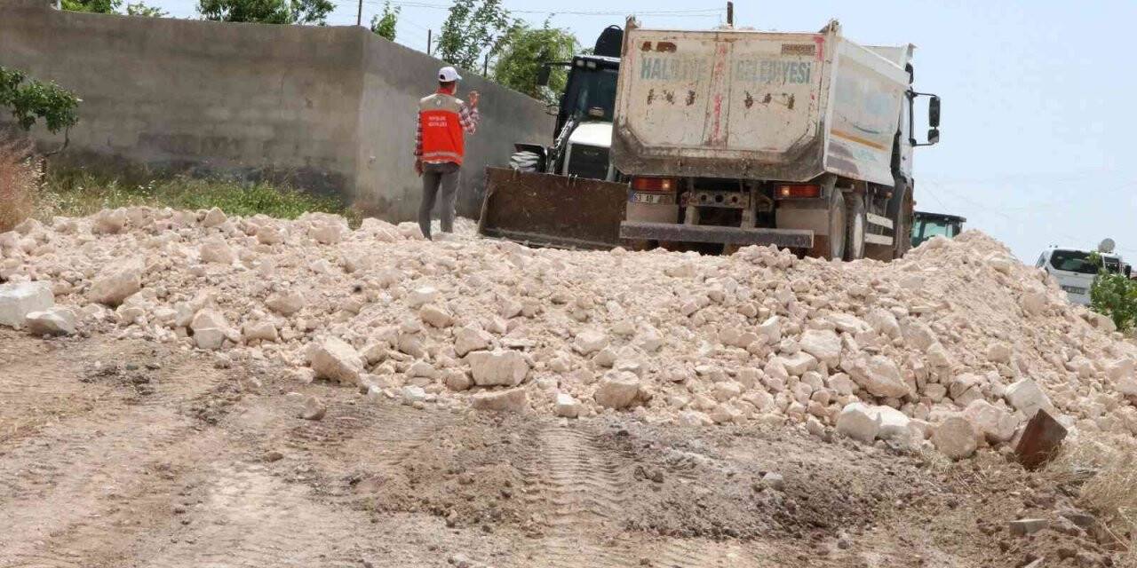 Haliliye’de üç mahallenin daha yol ağı genişletiliyor