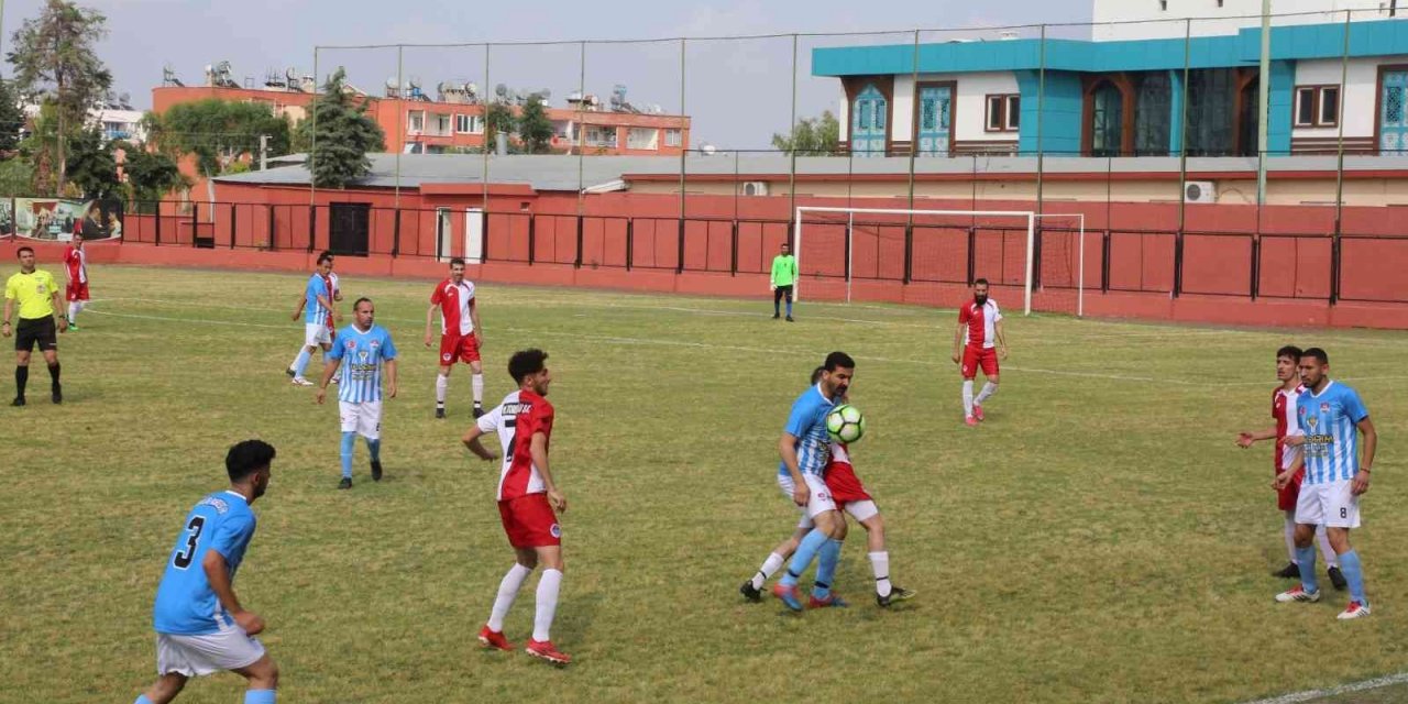 Toroslar’da Mahalleler Arası Futbol Turnuvası heyecanı sürüyor