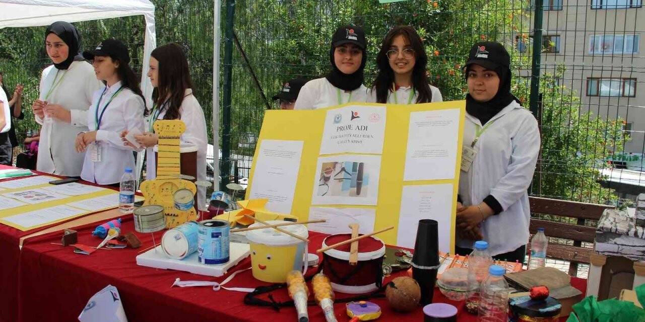 Ortaokul öğrencilerinden bilim fuarı