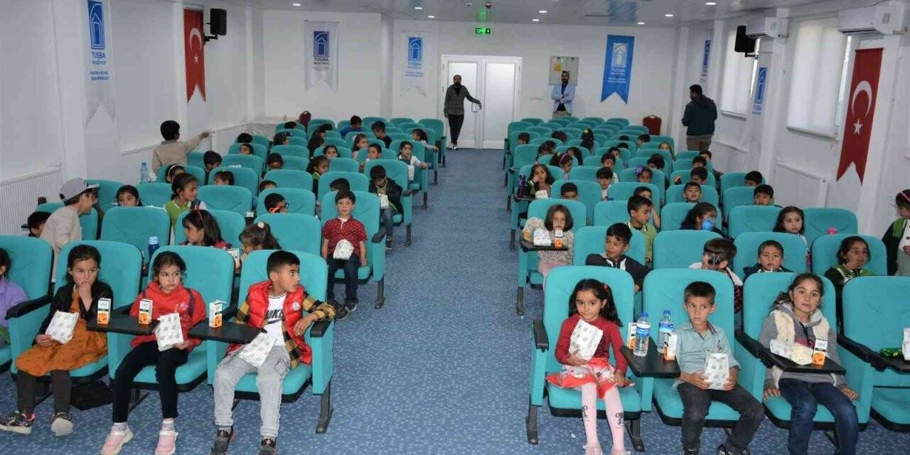 Tuşba Belediyesi öğrencileri sinemayla buluşturmaya devam ediyor