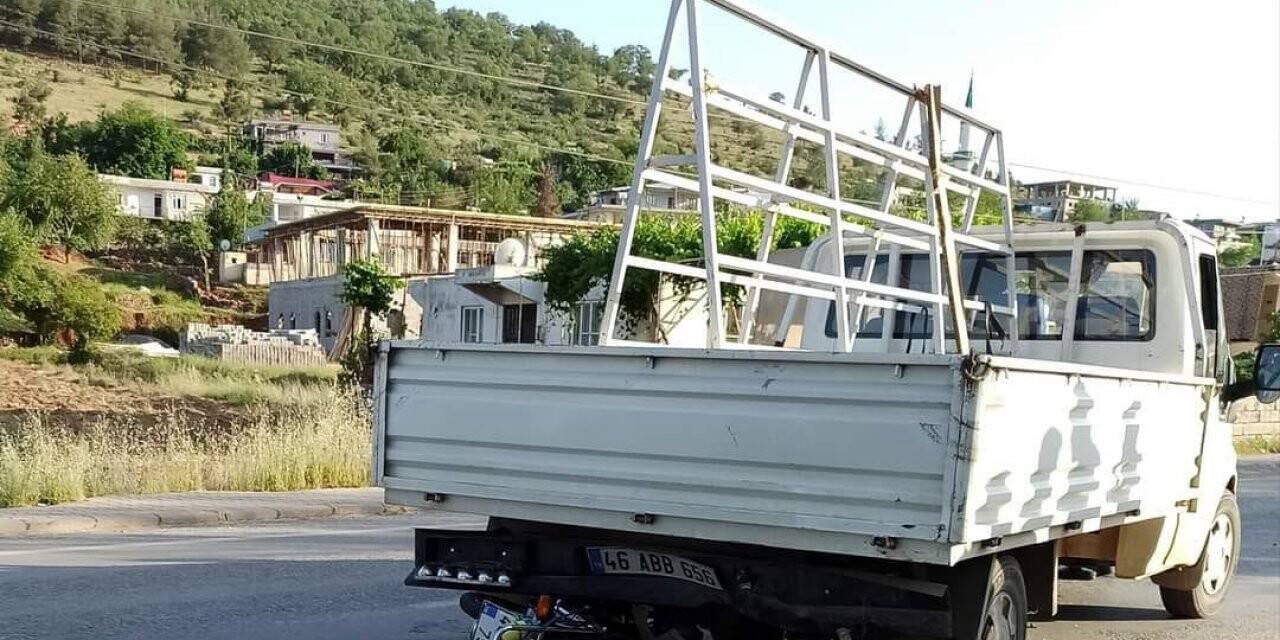 Motosikletlinin feci ölümü