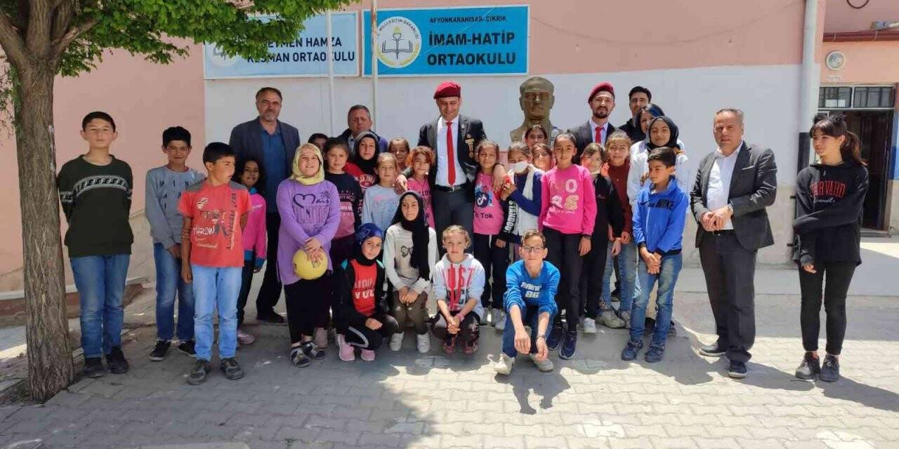 Gaziler, öğrencilere vatan sevgisini anlattı