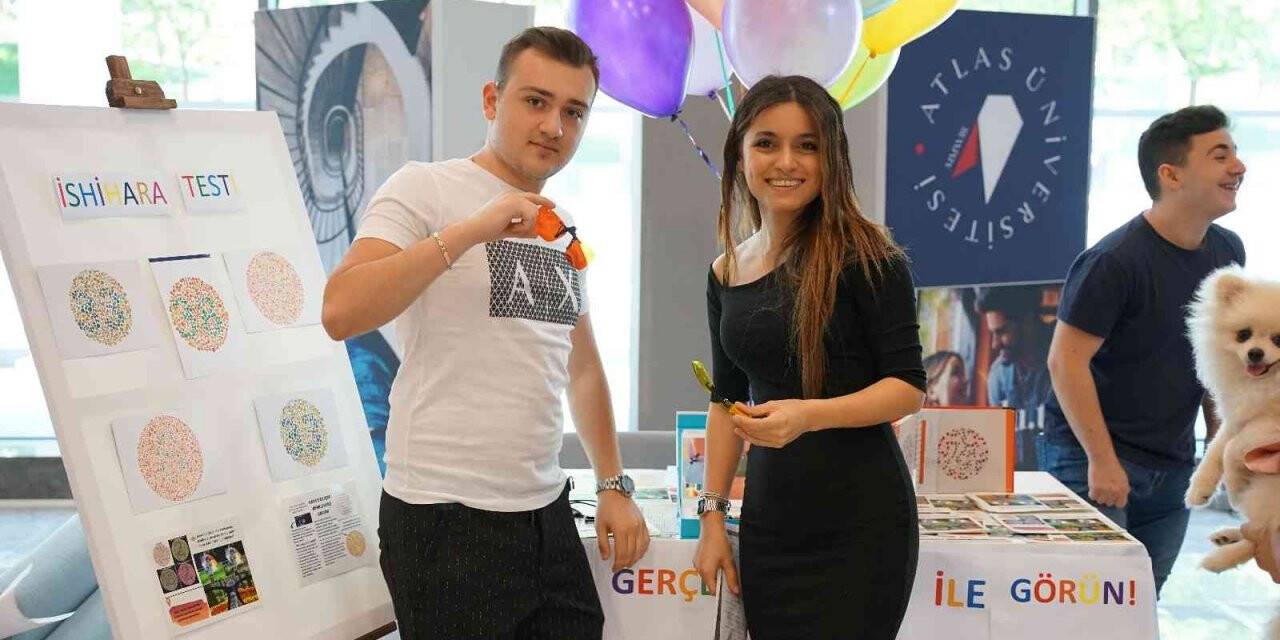 Optisyenlik bölümü öğrencileri, renk körlüğüne ve erken göz muayenesinin önemine dikkat çekti