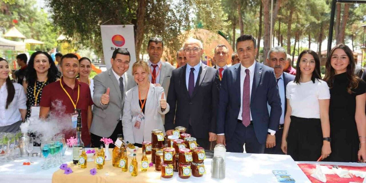 Kepez’de “Mesleki Eğitim Fuarı” başladı