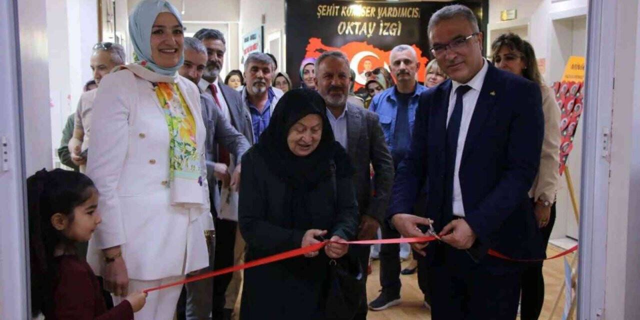 Minik öğrenciler kendi kitaplarını bastı