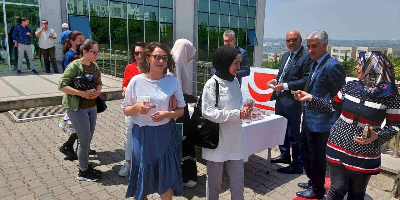 Öğrencilere ‘Hayrabolu Tatlısı’ dağıtıldı