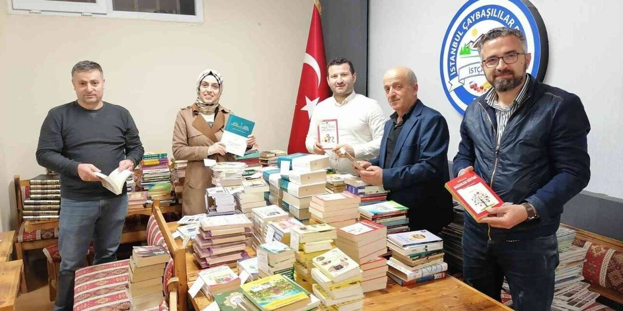 Dernek tarafından başlatılan kampanya ile öğrencilere 10 bin kitap dağıtıldı