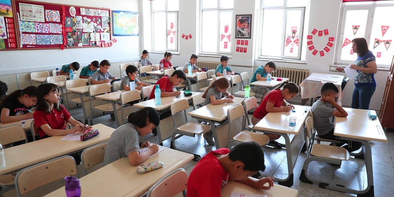 Merkezefendi’de 4 bin öğrenci ‘Robotik Kodlama Sınavı’na girdi