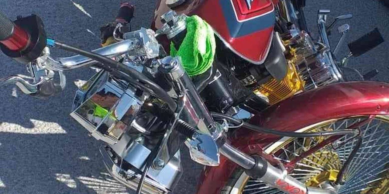 Otomobille çarpışan motosikletin sürücüsü yaralandı