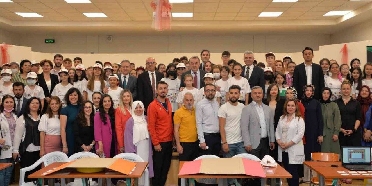 Bozüyük’te ortaokul öğrencilerinden bilim fuarı