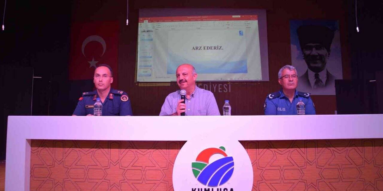 Kumluca’da daire amirleri ve muhtarlara "kırım kongo kene” bilgilendirmesi