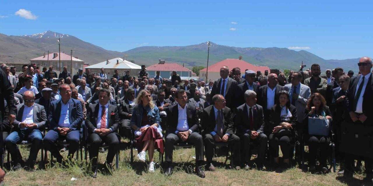 İBB Başkanı İmamoğlu, Van’da caminin temel atma törenine katıldı