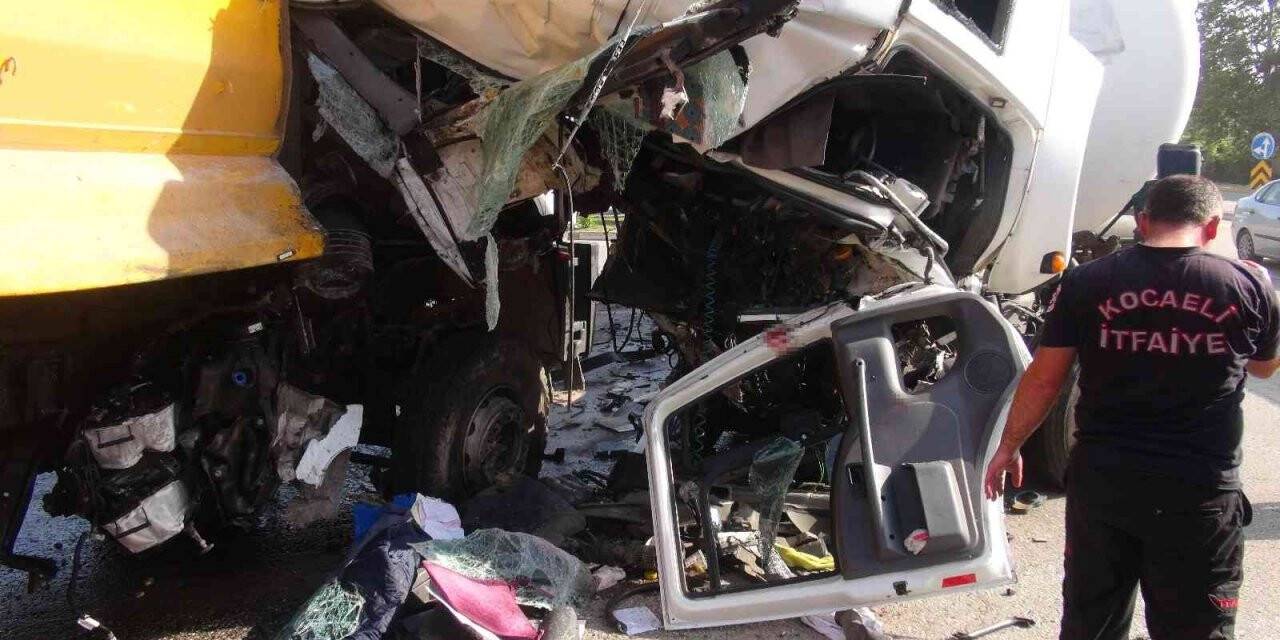 Gaz tankeri ile kamyon çarpıştı, ortalık savaş alanına döndü: 1 yaralı