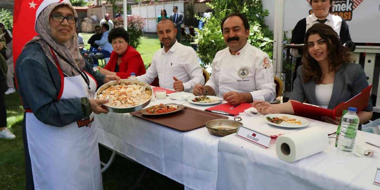 Türk Mutfağı Haftası’nda yöresel yemekleri yarıştırdılar