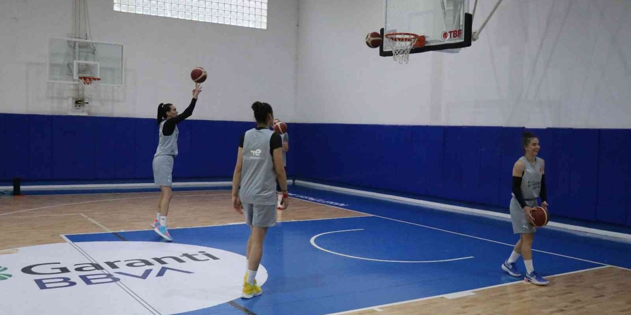 A Milli Kadın Basketbol Takımı Avrupa Şampiyonası hazırlıklarına başladı