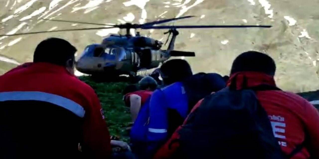 Dağda mantar toplarken ayağı kırılan kadın helikopterle hastaneye yetiştirildi