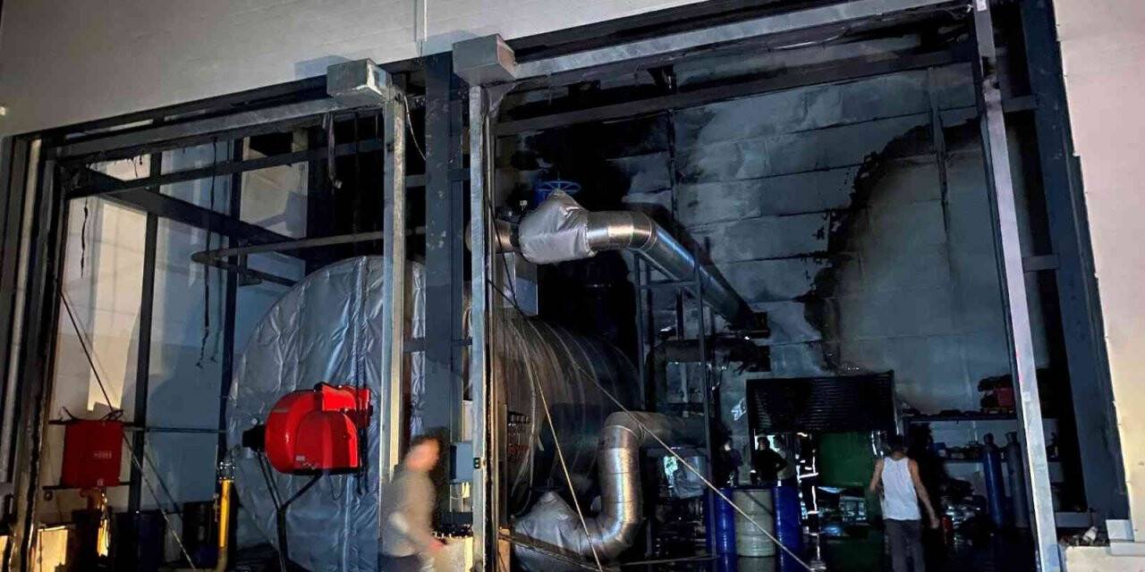 Fabrikanın yağ kazanında korkutan patlama: Çok sayıda ekip sevk edildi