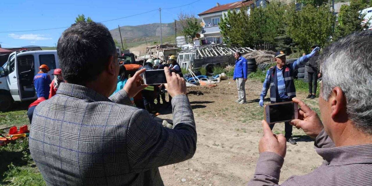 İlk defa tatbikata şahit oldular, her anını cep telefonuna kaydettiler