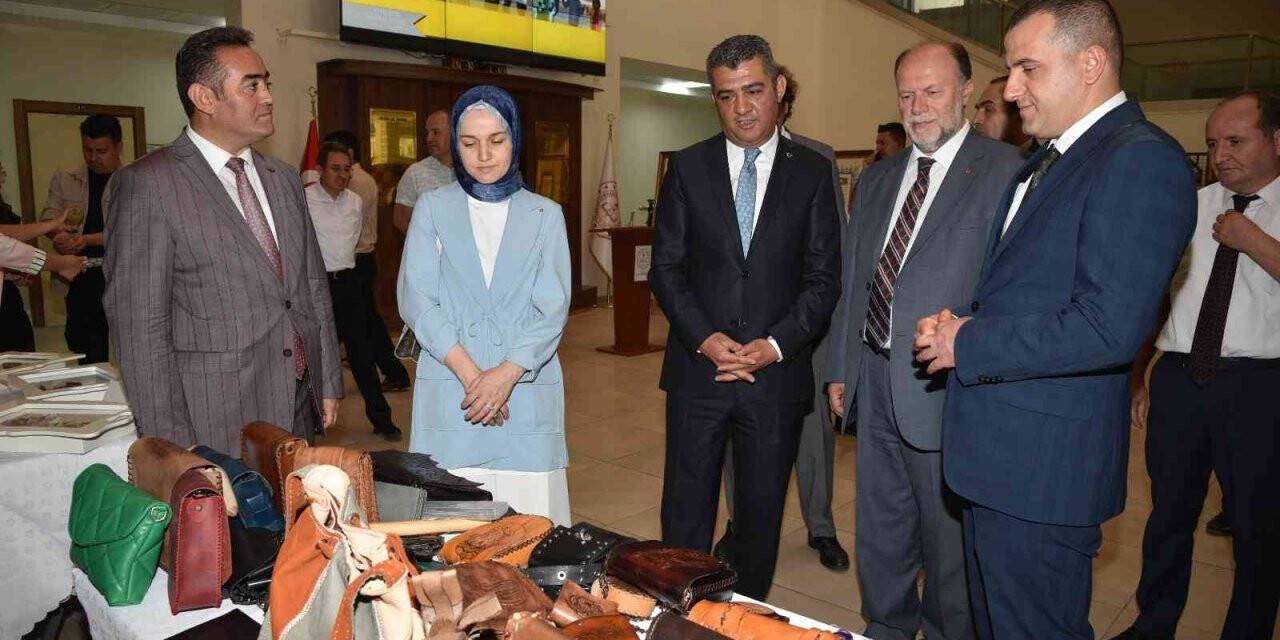 El emeği göz nuru eserlerini sergilediler