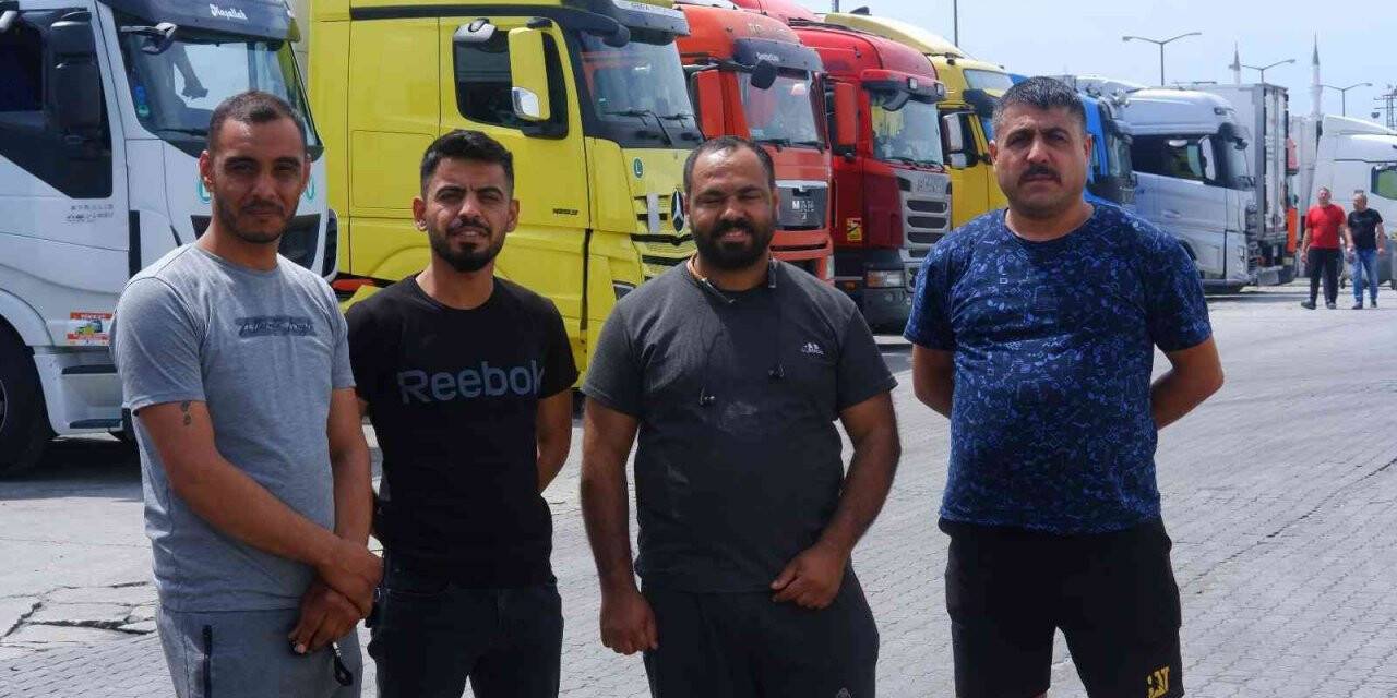 Sebze ve meyve taşıyan tırlar günlerdir Kapıkule’de bekliyor