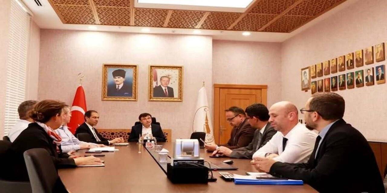 Kütahya’da, “İl Yeterli ve Dengeli Beslenme ve Hareketli Hayat Kurulu” toplantısı