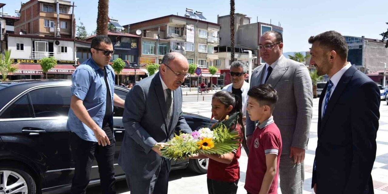 Vali Karadeniz, Sarıgöl ilçesini ziyaret etti