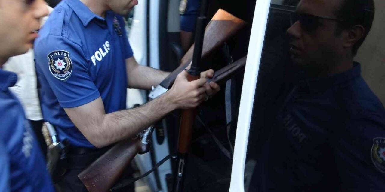 Şafak operasyonunda 2 şahıs gözaltına alındı