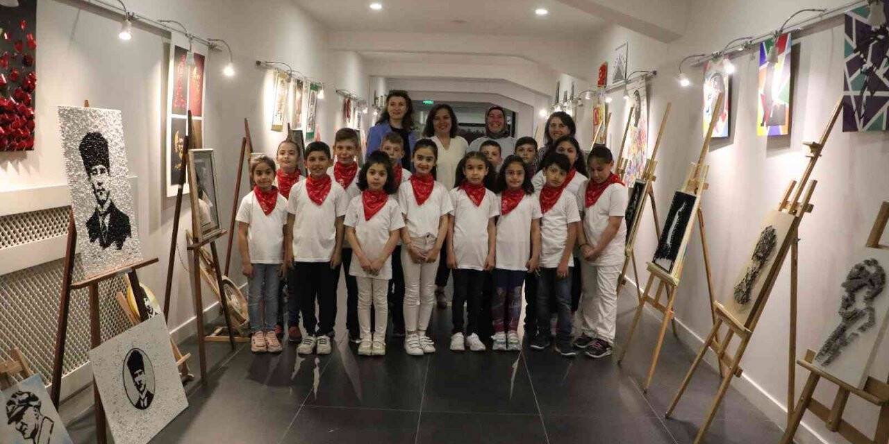 100 minik öğrenciden 100 Atatürk eseri