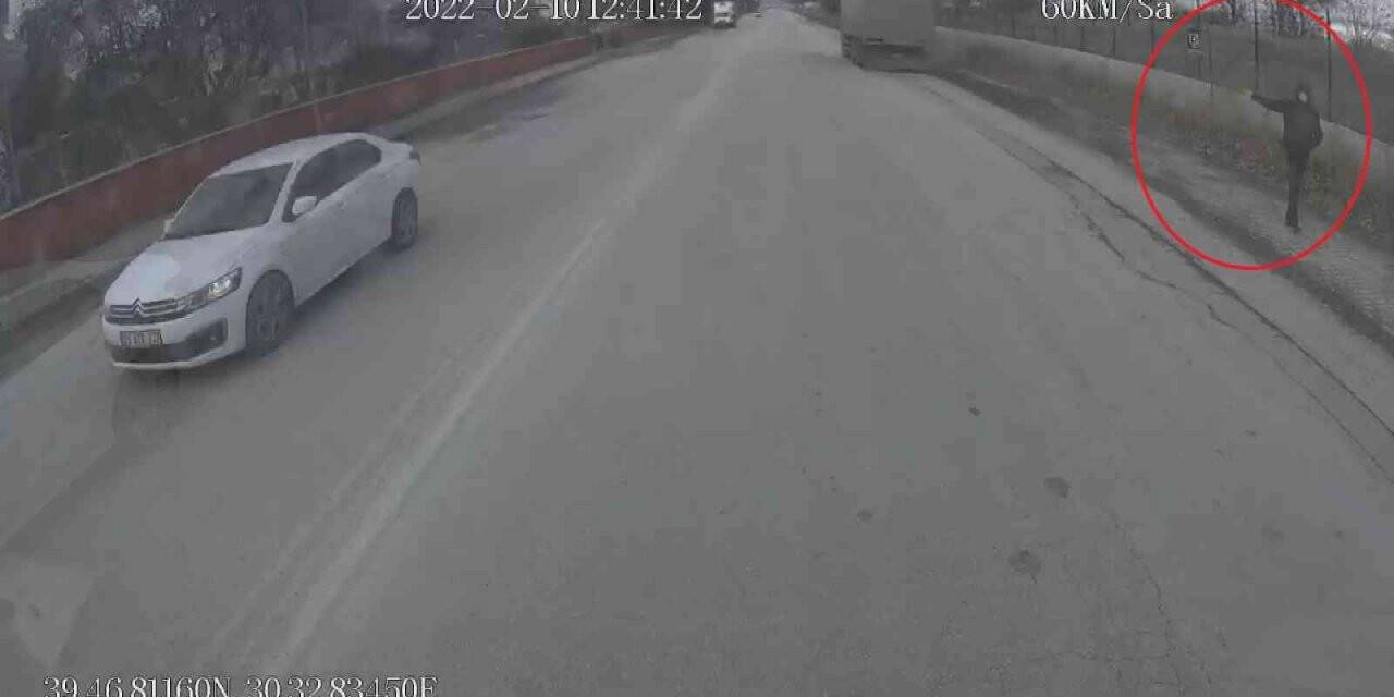 ’Duraktan almama’ tartışması, otobüs şoförlerinin linç girişimiyle sonuçlandı