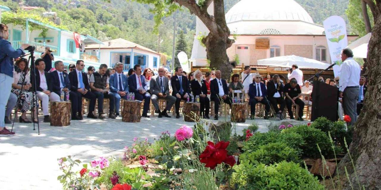 Opet, orman yangınlarından zarar gören köyleri yeniden inşa ediyor