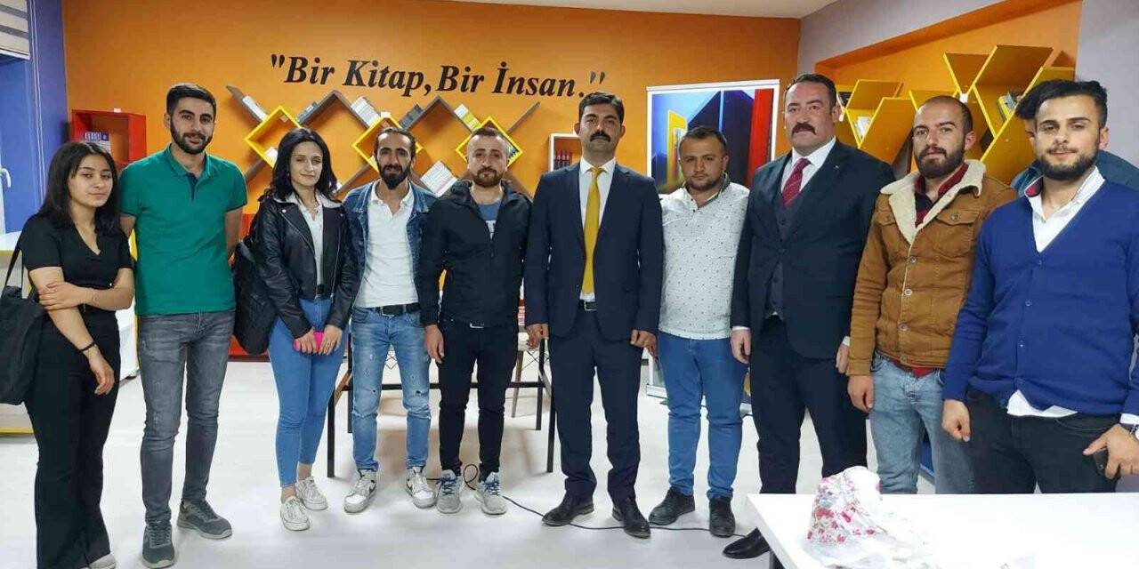 Hakkari’de ‘Kütüphane Söyleşisi’ne yoğun ilgi