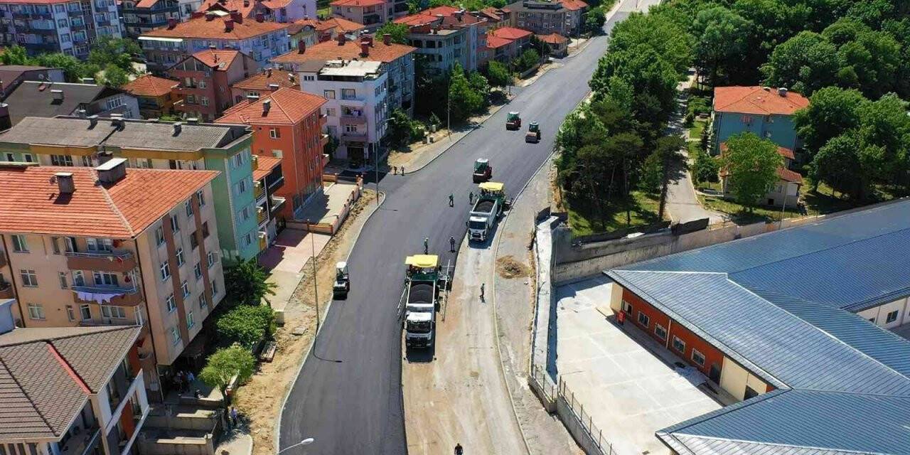 Ambulans yolu olarak kullanılan sokak baştan aşağı yenilendi