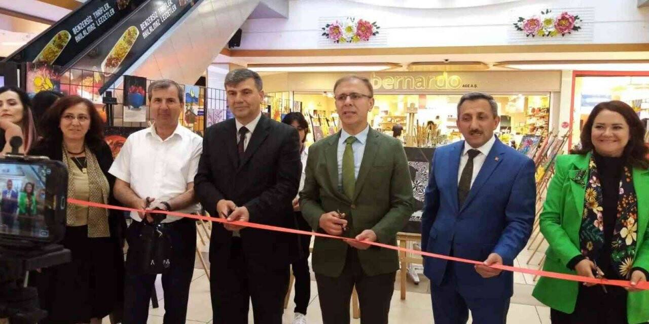 Spor Lisesi öğrencilerinden ‘Renklerin Dansı’ sergisi