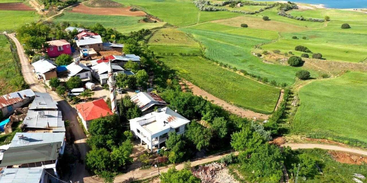 Yeşilin mavi ile buluştuğu köy: Uzungöl