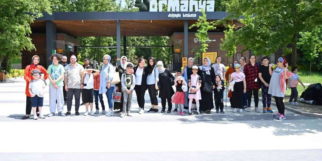 Özel vatandaşlar Ormanya Hayvanat Bahçesi’ni ziyaret etti