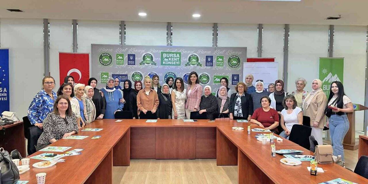 Enerji timi, kadın kooperatiflerine tasarrufu anlattı