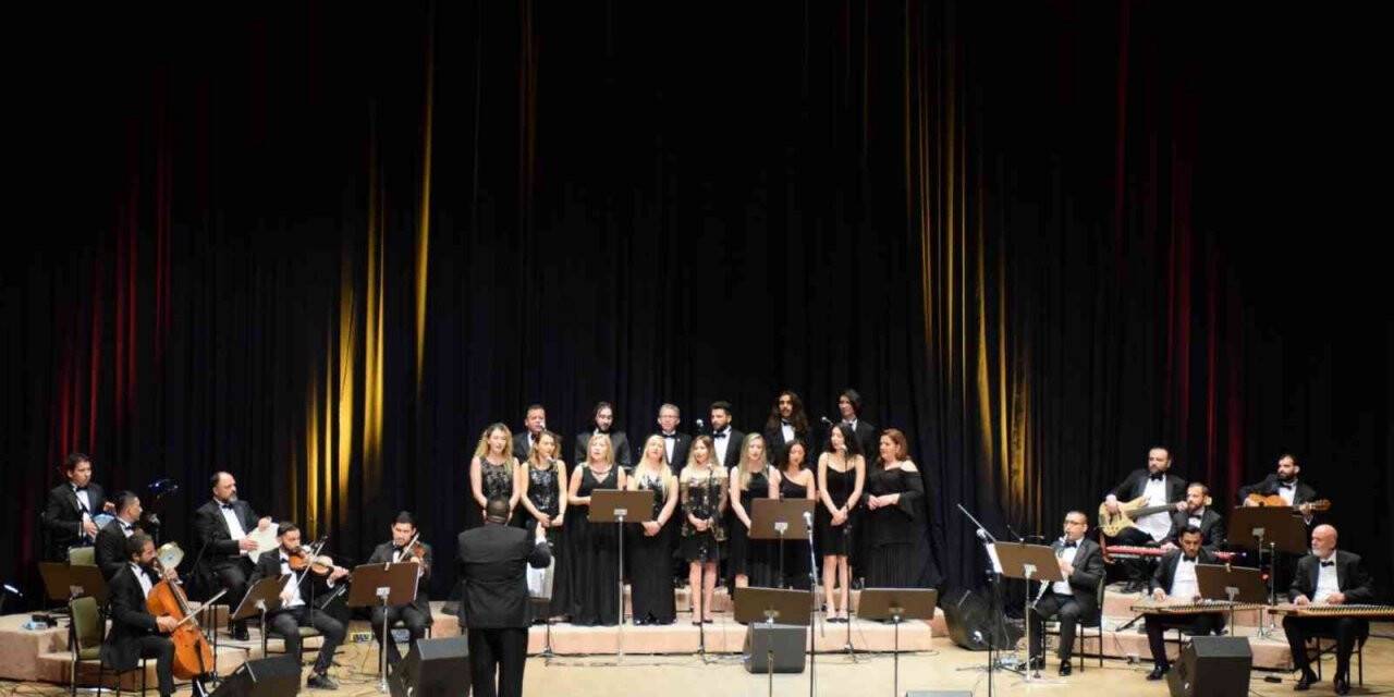 AKM’de “Türk Sanat Müziği Korosu” dinleyicilerle buluştu