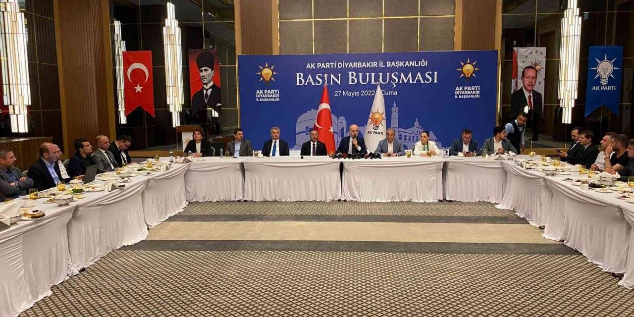 AK Partili Kurtulmuş: “Türkiye’nin ne Suriye’nin, ne Irak’ın bir karış toprağında gözü yoktur”