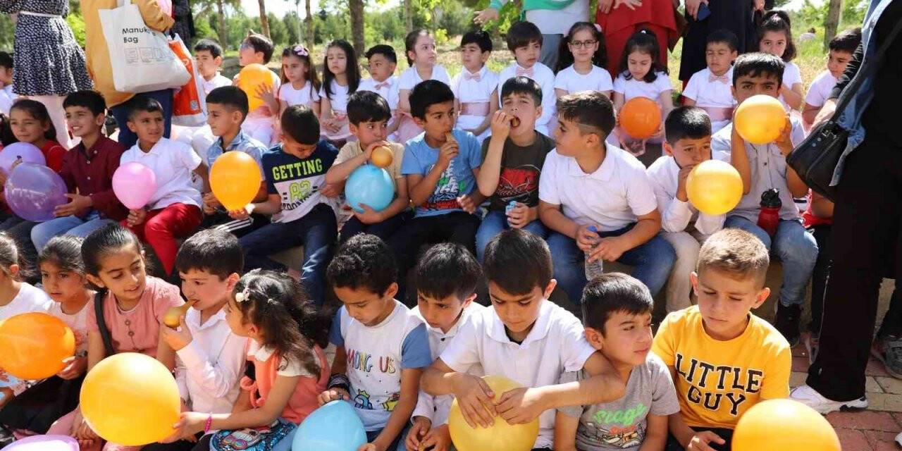 FÜ’de uçurtma ve çocuk şenliği düzenlendi
