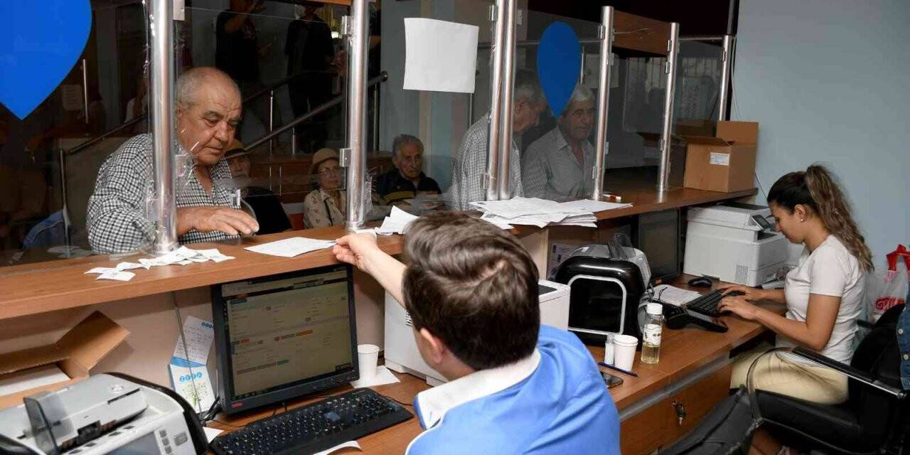 Kuşadası Belediyesi’nde vezneler hafta sonu açık