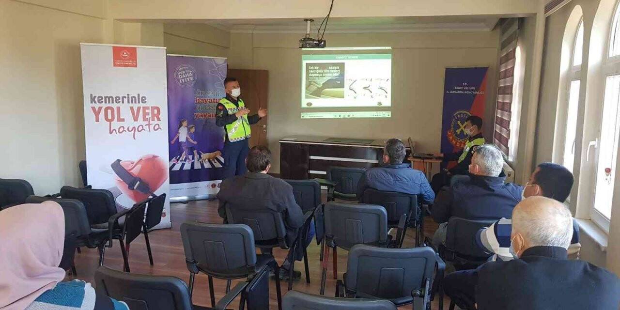 Jandarmadan sürücü adaylarına trafik eğitimi