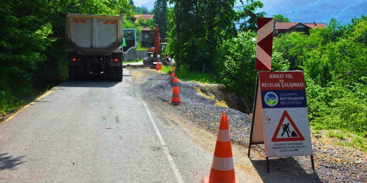 Yol çöktü, tehlikeyi Büyükşehir önledi