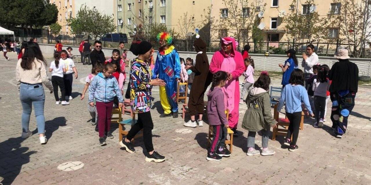 ’Yeni Nesil, Geleneksel Çocuk Oyunlarını Öğreniyor’