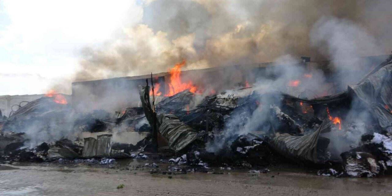 Fabrikada çıkan yangın 8 saat sonra kontrol altına alındı