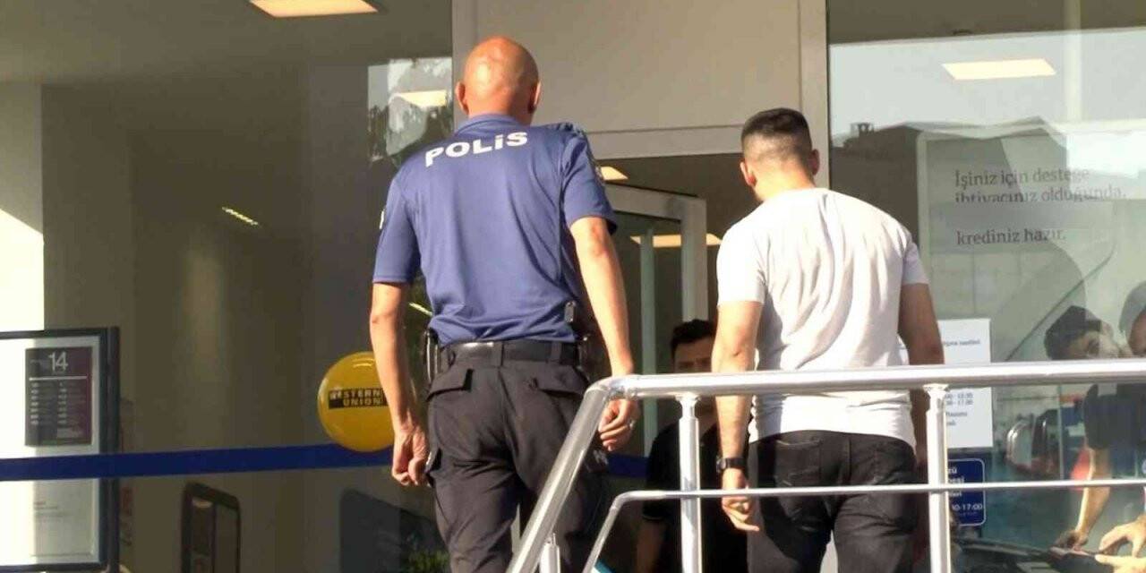 Beylikdüzü’nde silahlı banka soygunu: 80 bin dolar çalıp kaçtılar