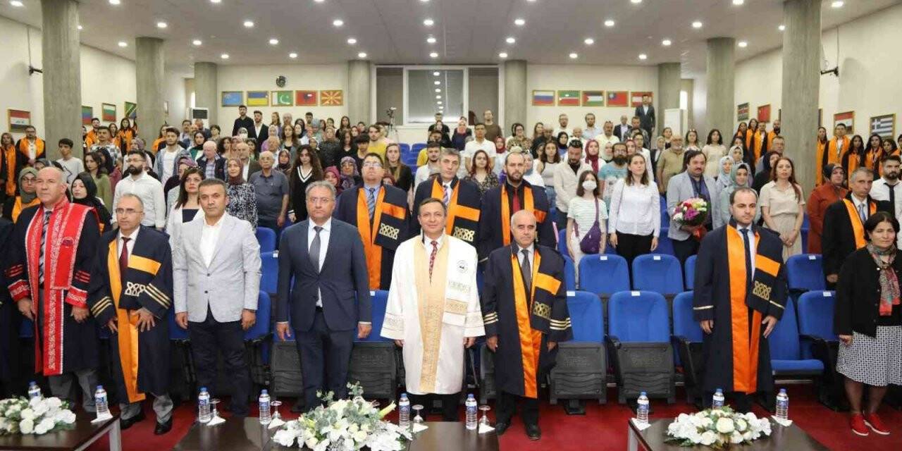 ERÜ Turizm Fakültesi 13. dönem mezunlarını verdi