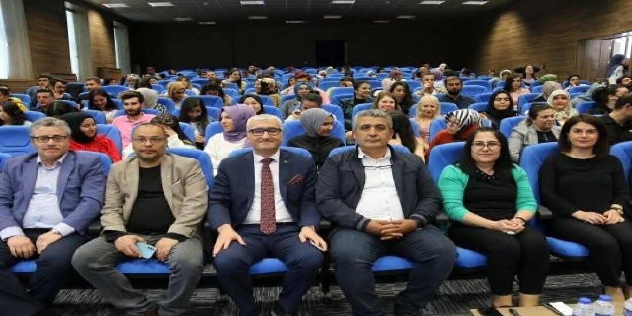 NEVÜ’de ‘Osmanlı Konuşma Dili-Osmanlı Nece Konuşurdu?’ konulu konferans düzenlendi
