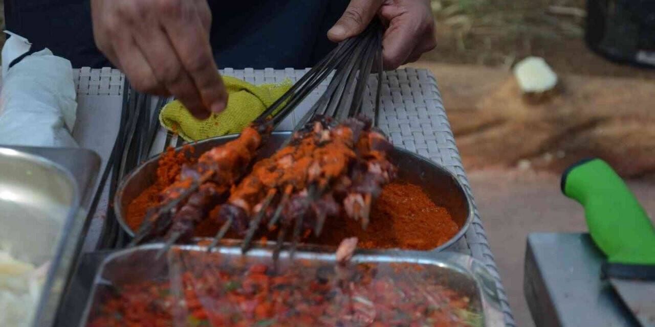 Türk Mutfağı Haftası’nda Kırıkhan’da kuzu ciğer tanıtıldı